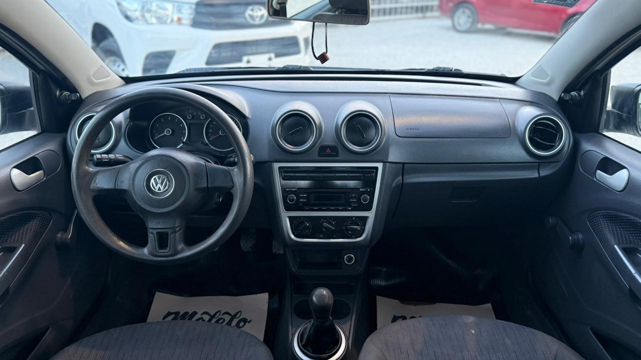 VOLKSWAGEN - VOYAGE 1.6  - MANUAL  - 2014
